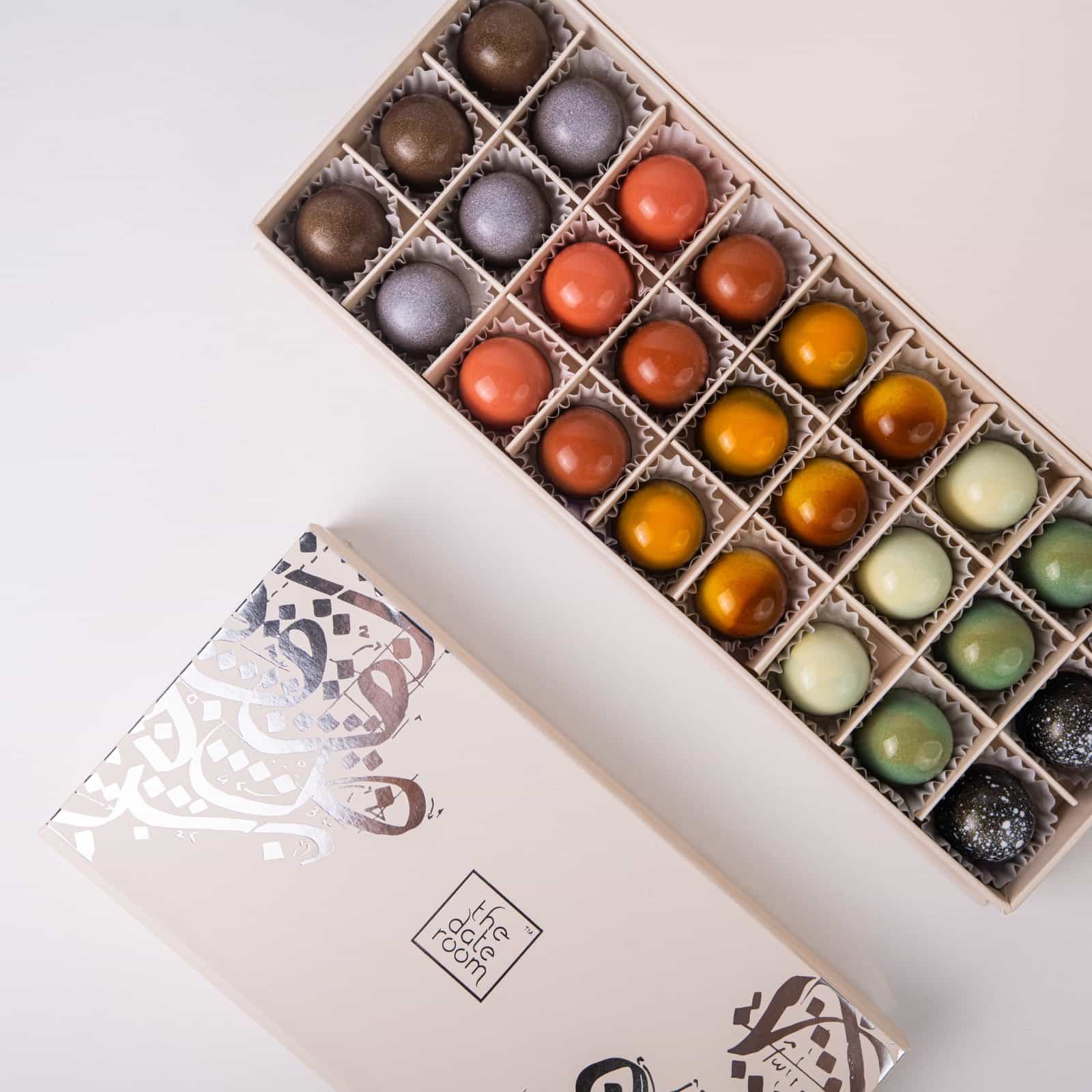 Mixed Dates Bonbon Box - alternate view