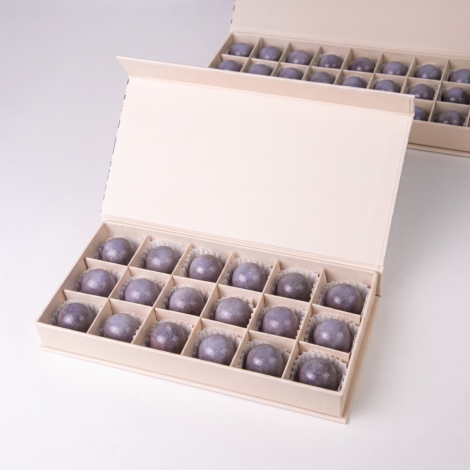 Hazelnut Gianduja Dates Bonbon — packaging view