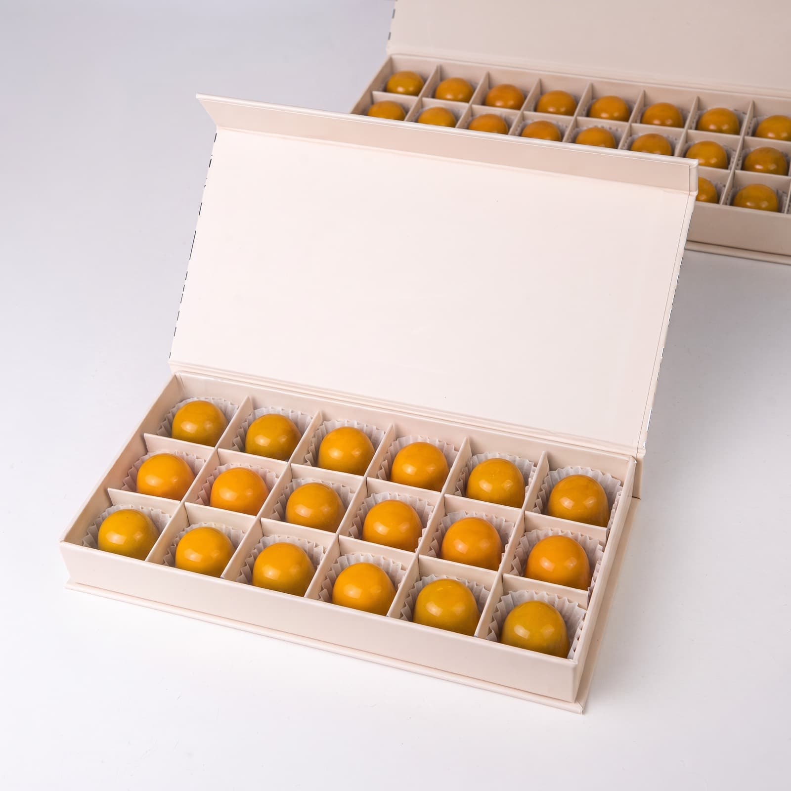 Orange Spices Dates Bonbon — packaging view