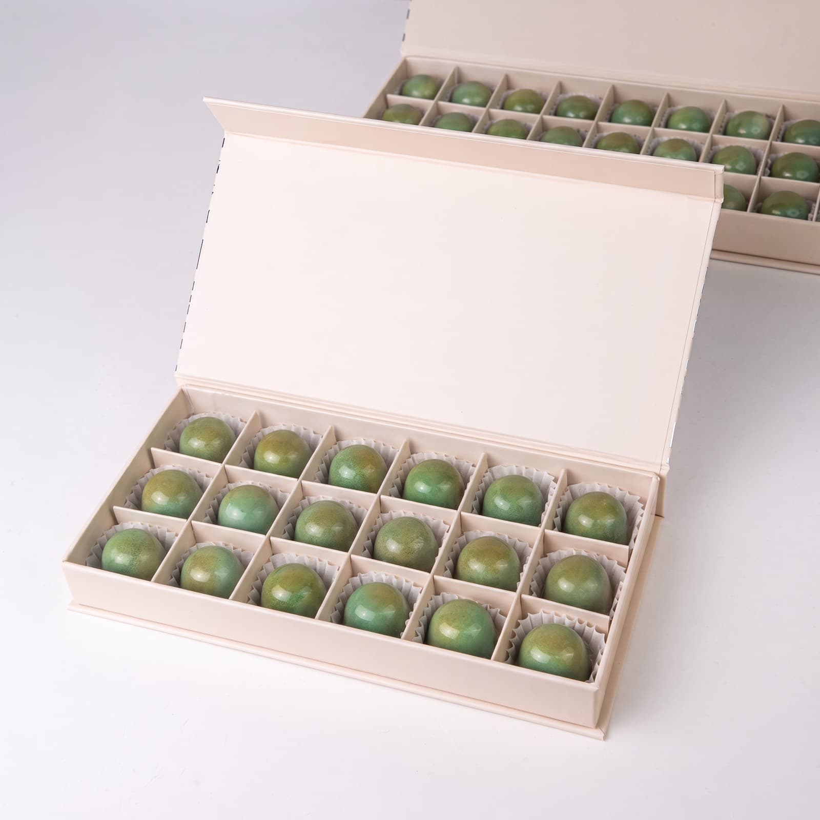 Pistachio Gianduja Dates Bonbon — packaging view