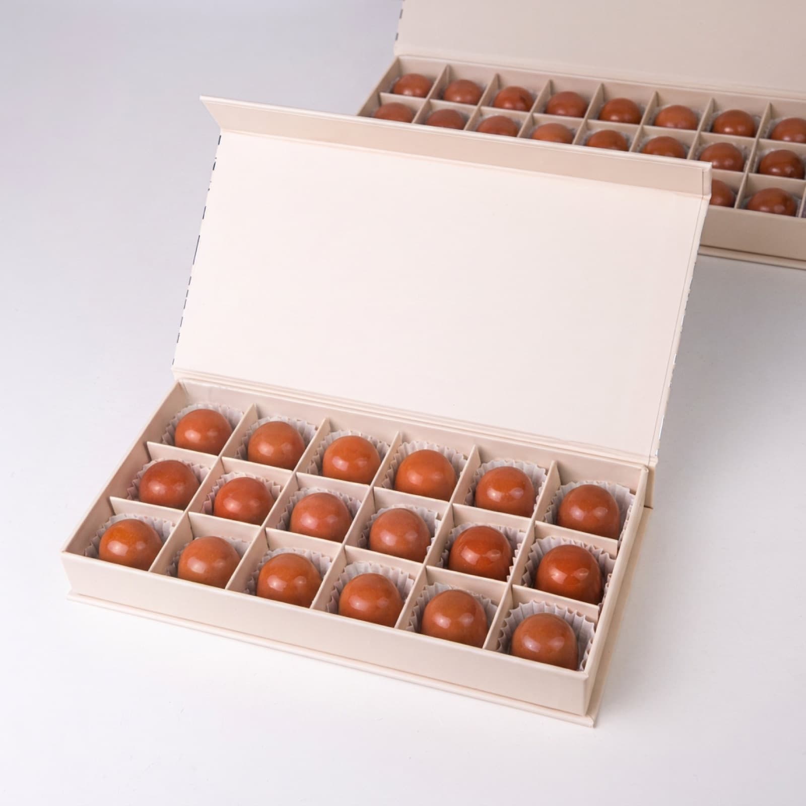 Saffron Raspberry Dates Bonbon — packaging view