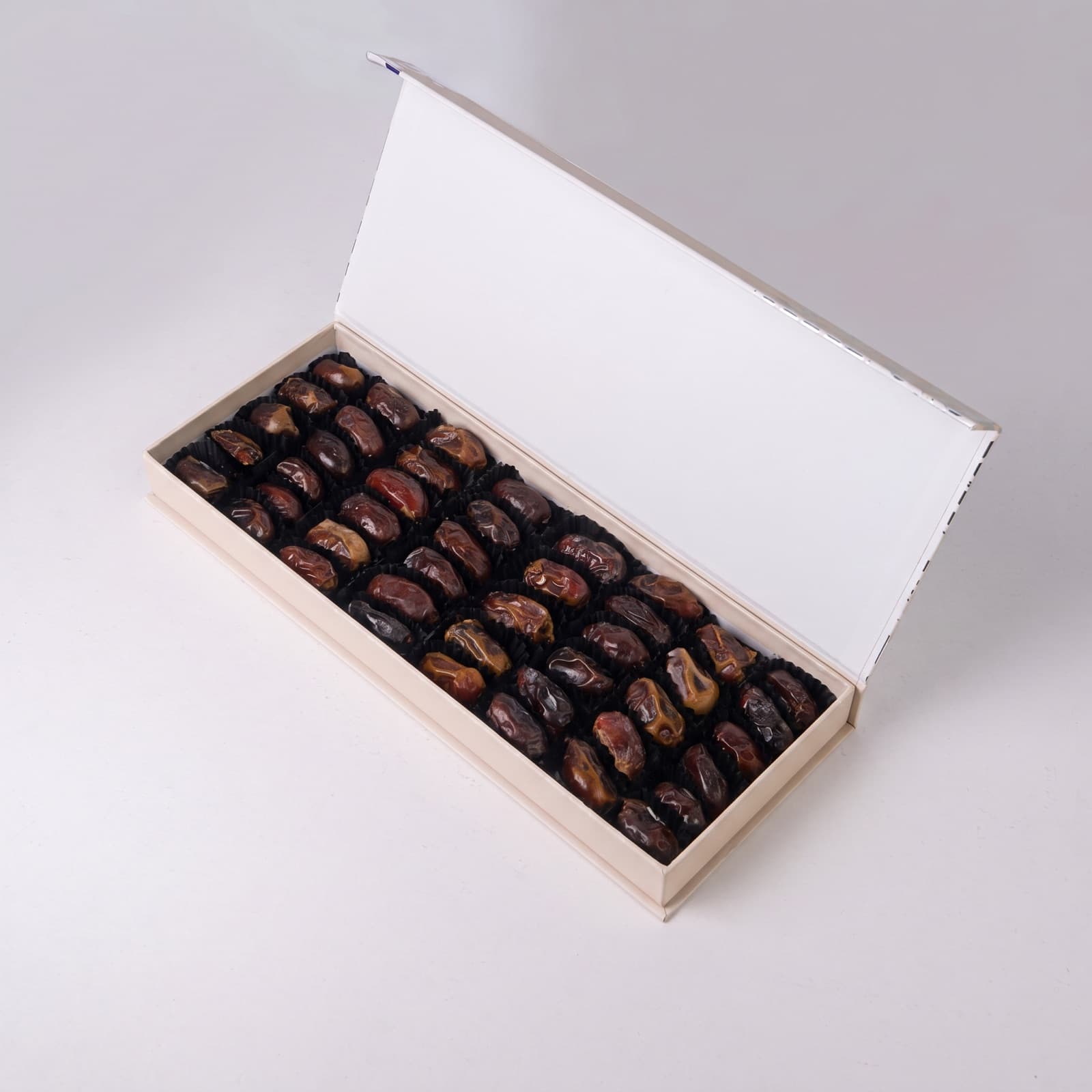Al Talli Gift Box Collection — scale reference