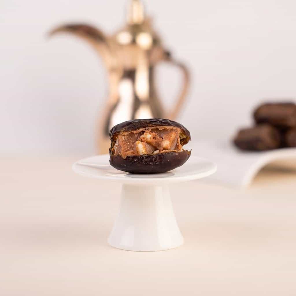 Fardh Dates stuffed with Strawberry & Pistachio — Al Barzah Collection